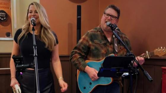Rust & Roses performing live